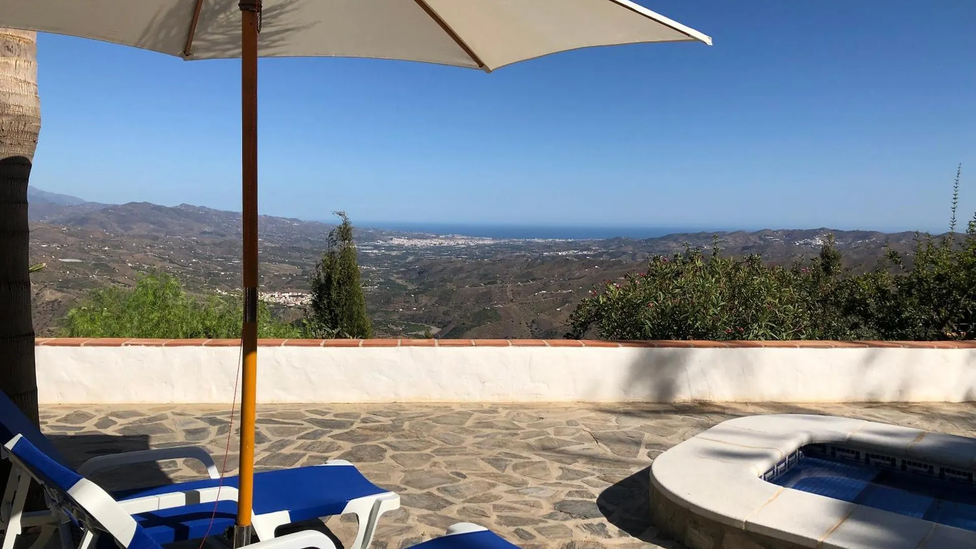 Casa Rural Finca Volando In The Mountains Of Malaga Comares