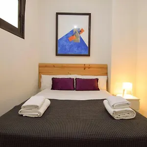 https://letmalaga-plaza-del-teatro-premium.hotelsinnerja.org