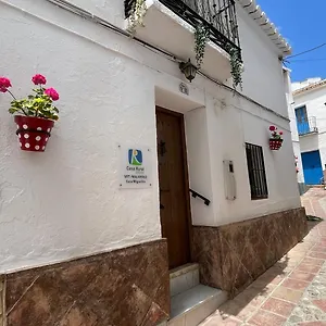 Casa Miguelito Comares